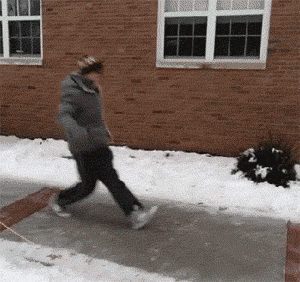 搞笑GIF：终于知道街舞的发源地在哪里了，可能就是通过滑冰来的！